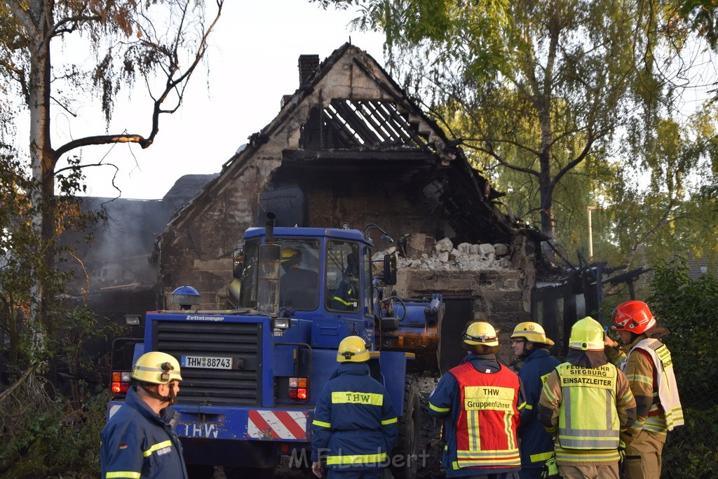 Grossfeuer Einfamilienhaus Siegburg Muehlengrabenstr P0957.JPG - Miklos Laubert